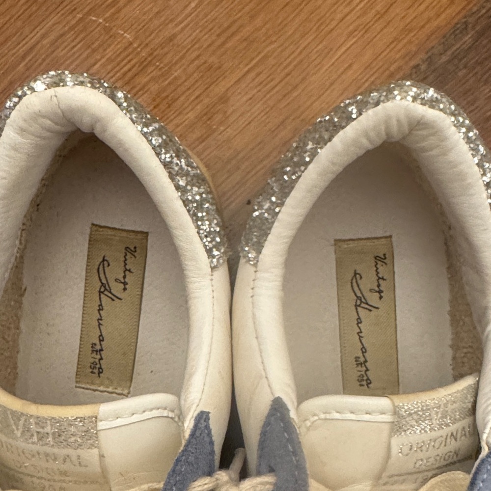 Vintage Havana White and Blue Sneakers with Red Star - Picture 5 of 5